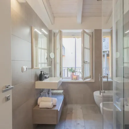 Palazzo Tatti By Rent Apartment Como