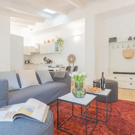 Palazzo Tatti Apartment