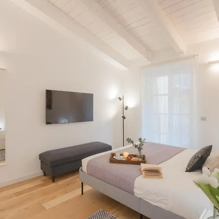 Palazzo Tatti By Rent Apartment Como