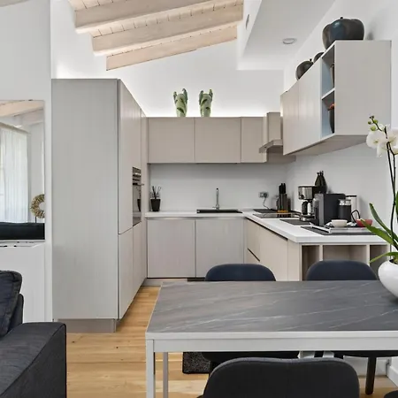 Apartment Palazzo Tatti Como