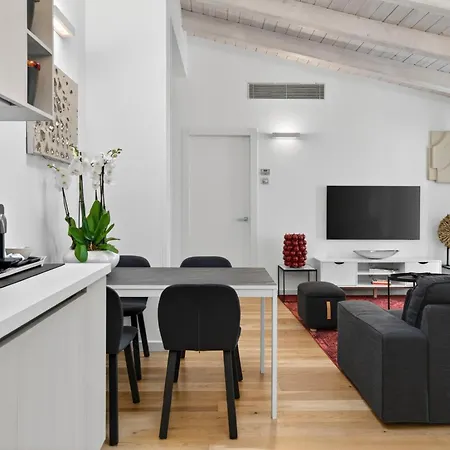 Palazzo Tatti Apartment